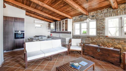 4 Bedroom Gorgeous Home In Satriano - Foto 4