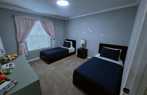 4-Bedroom Home with Private Pool in Euless - Foto 20