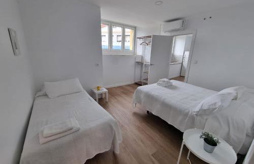 Apartamentos y estudios EL CENTRO - Foto 40