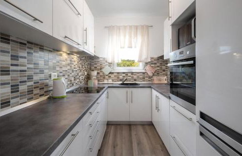 3 Bedroom Nice Home In Kapovci - Foto 7