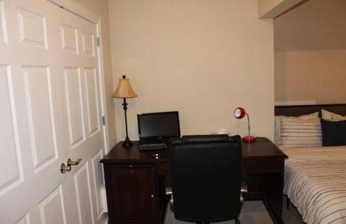 Luxury 4 bedroom house in Pocono Mountains with Hottub in Golf Course Near Lake - Foto 29