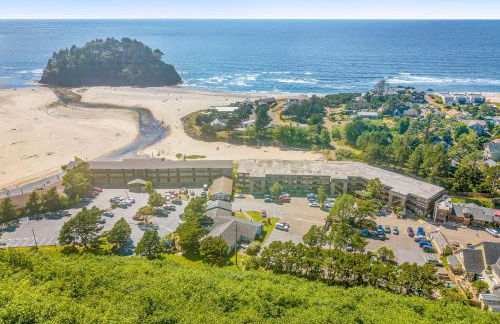 Cozy Coastal Condo Steps from the Beach with Deck Views - Foto 3