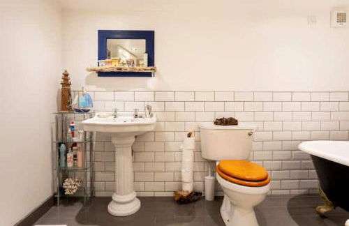 The Byre (Unusual and Different). - Foto 10