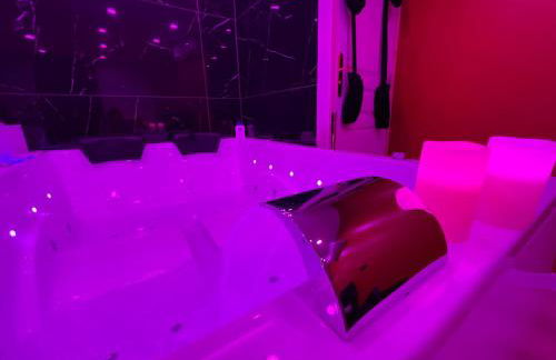 MJ Lust Room, centre var proche Verdon, cotignac, ambiance romantique - Foto 25