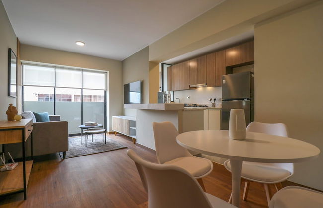 w Glorious 2BR w Perfect Balcony Near Kennedy Park - Foto 1