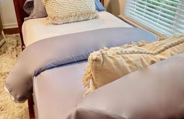 The Sharlene-Hot tub Fenced yard Steps to Douglas - Foto 24