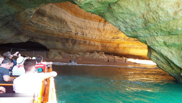 Interior de la cueva de Benagil