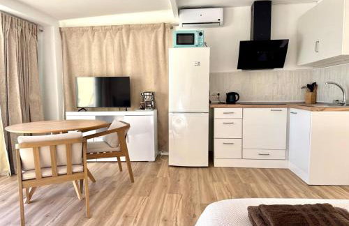 Espectacular Suite Privada a pie de playa y mar en CHALET ROQUETES - Foto 51