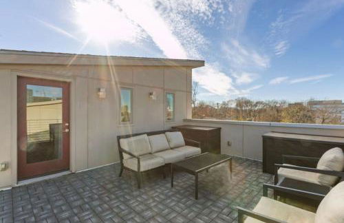 Downtown w Rooftop Deck 4 Bedrooms 3 Baths - Foto 54