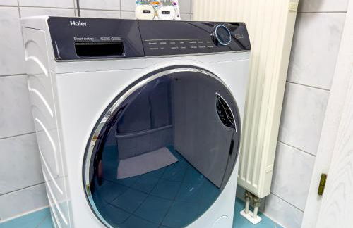 KUELhome - STYLISCHE ZENTRALE WOHNUNG MIT KÜCHE UND PARKPLATZ IN SEITENSTRAẞE - Foto 31