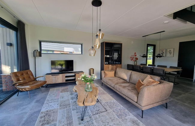 Luxurious Detached Water Villa With Jetty - Foto 12