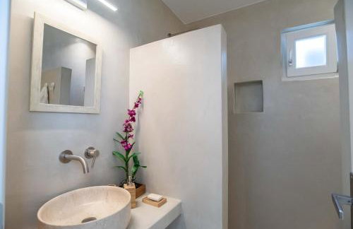 Deluxe Maisonette With Private Jacuzzi - Photo 35