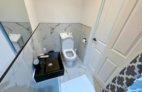 New 3 Bedroom Apartment Next to Station - Foto 10