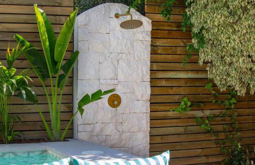 VACATION MARBELLA I Casa Savia, Private Pool, Luxury interiors, 10min walk to the Beach - Foto 45