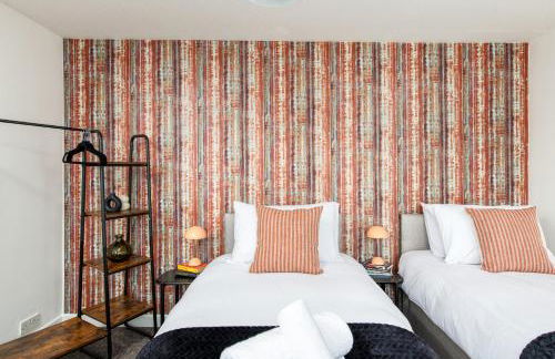 Long Stays-Sleeps 9-Parking-By FabAccommodation - Foto 23