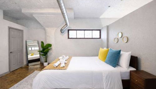 2BR River Market Loft for 6 - Rooftop & Gym - Foto 4