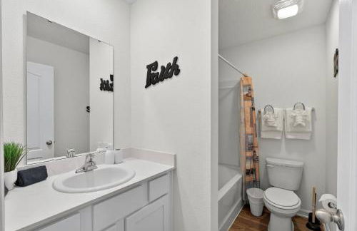 3BR Townhome/Close to Mayo and Beaches! - Photo 19