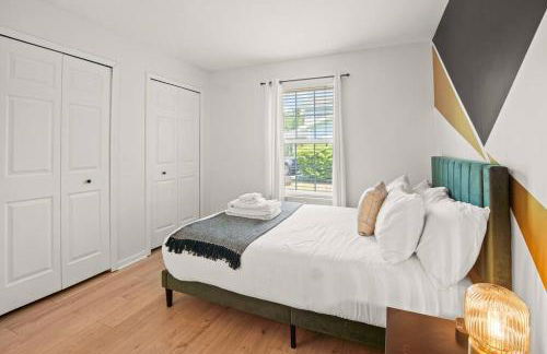Delight: Bold & Bougie! Sleeps 12! Downtown Boyne - Foto 36