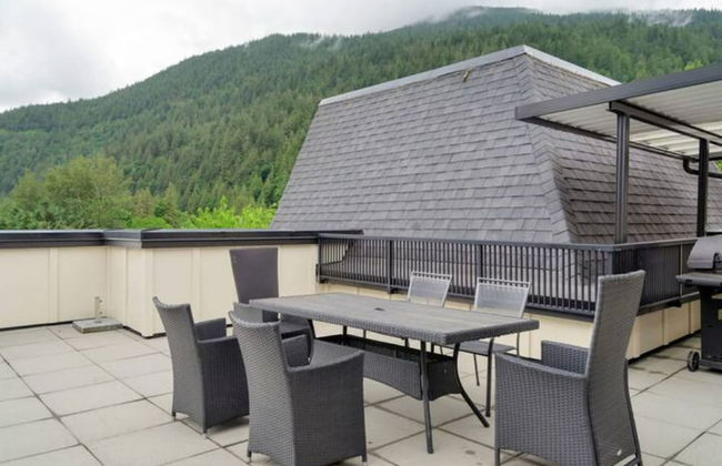 Penthouse Lake Home 3BR Amazing View - Photo 17