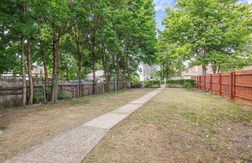 Bloomfield, Shadyside !2 Modern and Spacious Two Bedroom Apt with Free Parking - Foto 21