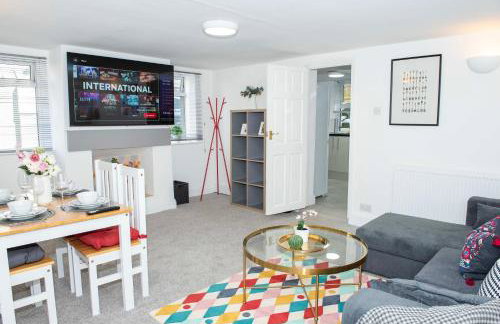 Large 1 Bed Apartment In Southsea Portsmouth - Sleeps 4 & Free Parking - Foto 1