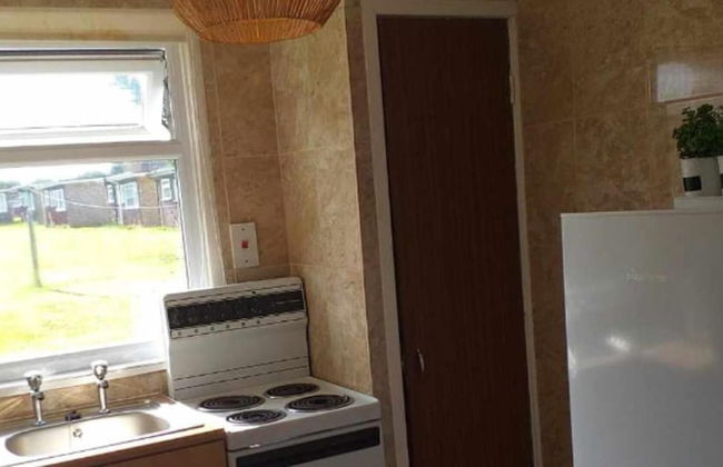 2 Bed Chalet Sleeps 5 - Pets, Parking, Near Beach - Foto 7