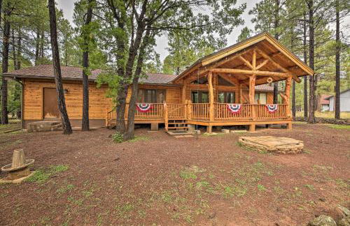 Wooded Yard, Gas Grill Lush Pinetop Retreat - Foto 26