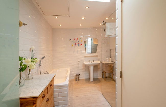 Stylish Stay Near Forest - Foto 23