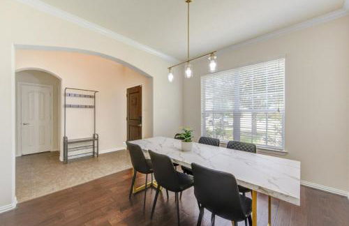 Elegant Retreat at Katy Houston, 2330 sf, 4 Bedroom 2 and Half Baths, Game Room, King Bed, BBQ, Located near Katy Asian Town, Typhoon Waterpark - Foto 33