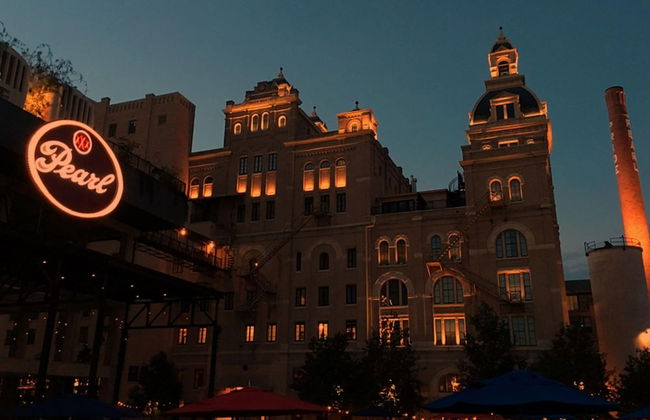 Experience Serenity in a 4BR 3BA Downtown Home - Foto 30