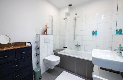 have-a-nice-Stay - nahe der U-Bahn nach Hamburg - Natur 1 Minute entfernt - Bäcker & Restaurants 500m - Lidl 800m - Zentrum 1,5km - Foto 5