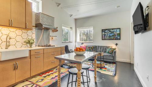 Porch with Swing and Kayaks Rural Mississippi Retreat - Foto 2