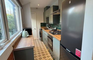 Cosy Lincoln Home Sleeps 6 with Parking - Foto 21