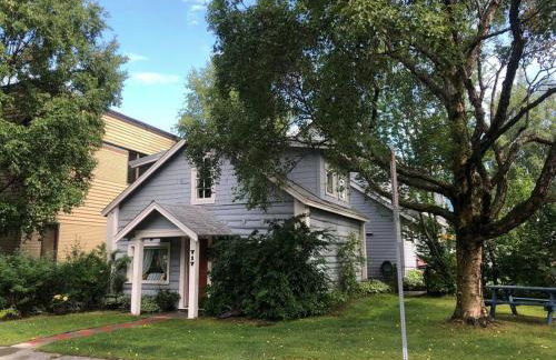 Coastal Cabin - Downtown Historical Log Home - Foto 44