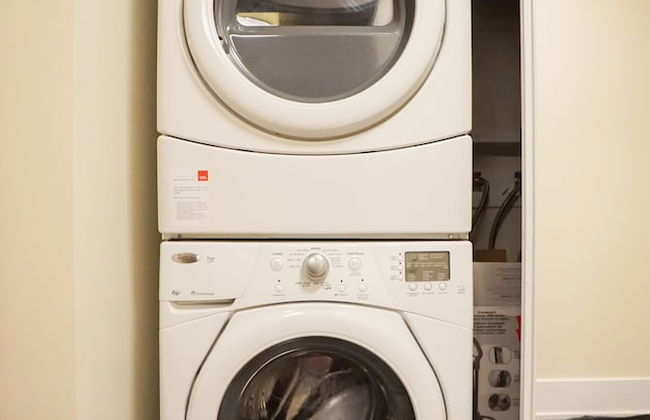 Applewood Suites - Luxury 3 BDRM - Photo 11