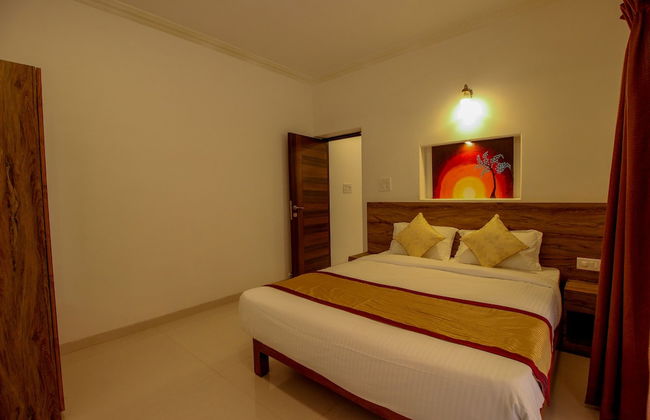 OYO 9792 Home 2BHK Poolside Siolim - Photo 11