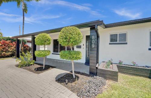 NEW! Private Oasis with Heated Pool Minutes to Wilton Dr and the Beach - Photo 8