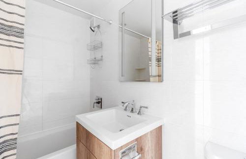 Midtown East 1br w elevator nr transport NYC-1249 - Foto 13