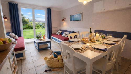 LocaLise - Maison E4 au Guilvinec - A 20m de la mer avec jardin et piscine - Tout à pied, plages, port, centre, commerces, marché - Wifi inclus - Linge de lit inclus - Animaux bienvenus - Foto 2