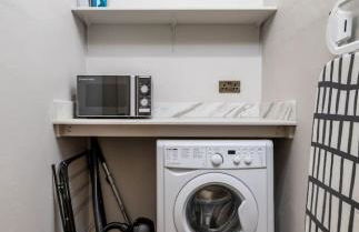 Modern 1-Bed Retreat by Stirling Train Station - Photo 22