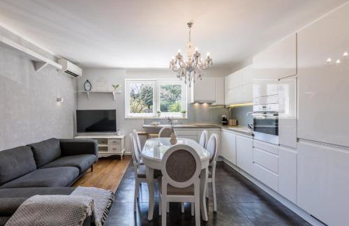 Central Park Apartment with Terrace - Photo 15