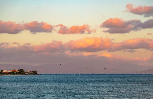 Peach Pine House - Escape Near City, Beach and Athens Airport - Foto 45