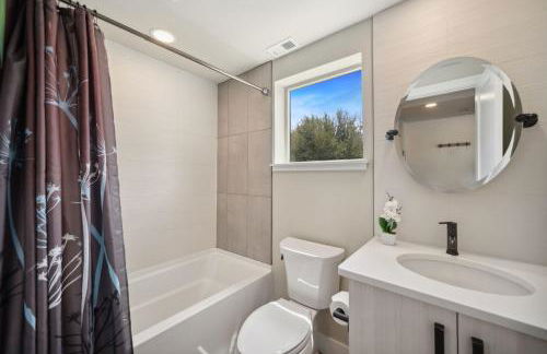 Swanky Townhome Near Old Town, Breweries and River - Foto 21