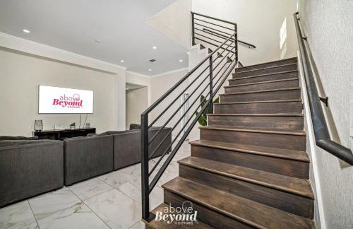 Sprawling Home w Rooftop Spot - Foto 34