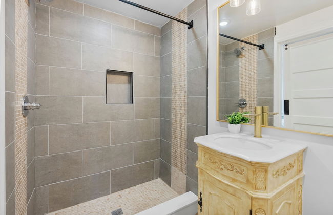 Cozy Comfortable and Quiet Suites FT - Foto 27