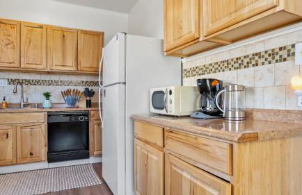 Midtown Flight Deck: 2BR Gem - Foto 20