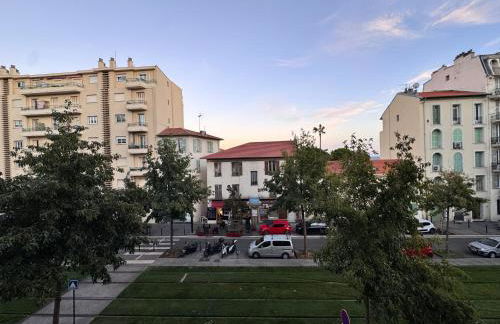 Appartement moderne 3 pièces climatisé avec balcon, plage à 2 min - Foto 8