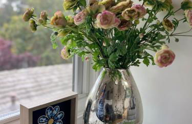 Gorgeous 3-bdrm home, walk to town and beach - Photo 33