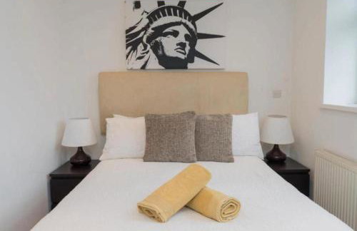 Birmingham City Apartments-Free Secure Parking HS2 Contractors - NEC - Birmingham Airport - BCU & Aston University - Heartland Hospital - Jaguar - Star City - Foto 4