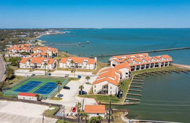 Bay Breeze Bungalow by Miss Kitty’s - Foto 28